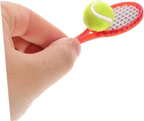 Miniatura 3 de SUPVOX Juego de tenis en miniatura de 6 piezas, accesorios deportivos para casa de muñecas a escala 1:12, con raquetas y bolas, juguete realista