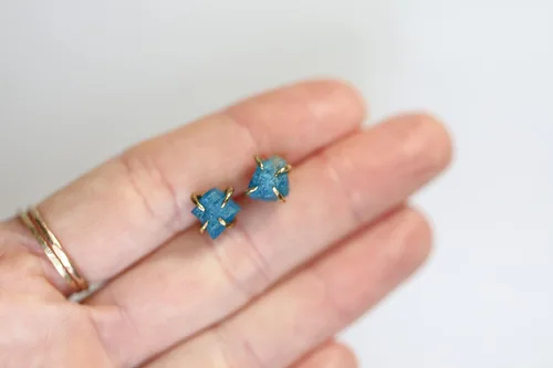Miniatura 24 de Pendientes de tuerca de piedra preciosa cruda, idea de regalo para el día de la madre, graduación, moda de verano