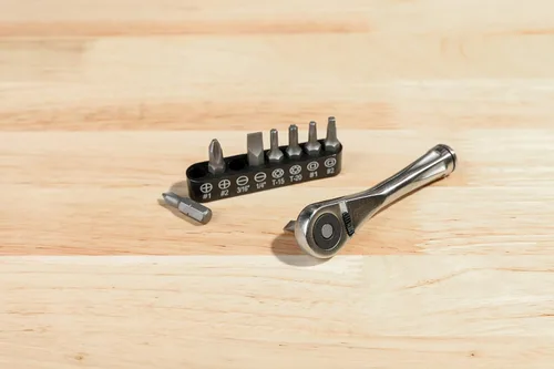 Miniatura 7 de Destornillador de torque con rueda dentada de 1/4" ARES 70040 este mini destornillador tiene un cabezal de torque de 72 dientes, 5º movimiento