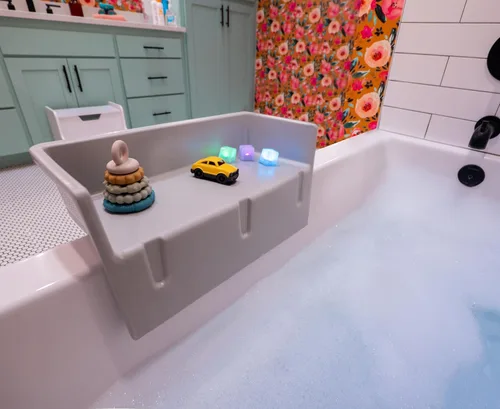 Miniatura 10 de Tub Topper® Protector contra salpicaduras de bañera y estante de baño para niños – Bandeja de baño para niños pequeños, almacenamiento de juguetes
