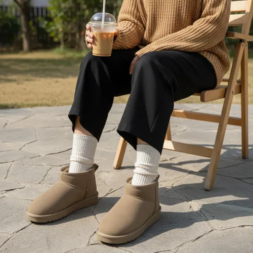 Miniatura 17 de CUSHIONAIRE, Hip 2 - Botas de nieve de gamuza auténtica para mujer, sin cordones, con cómodo forro de piel de oveja sintética + espuma viscoelástica