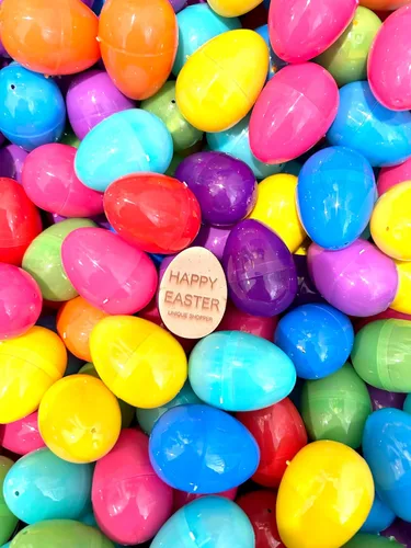 Huevos de Pascua de plástico con caramelo de chocolate prellenados con ficha de huevo de Unique Shopper gratis (100)