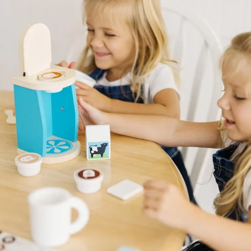 Miniatura 3 de Melissa & Doug Juego de cafetera de madera para preparar y servir de 11 piezas, accesorios de cocina, accesorios de cocina para niños, juego