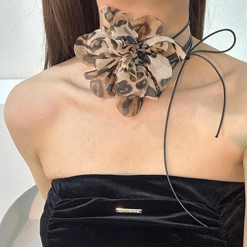 Miniatura 7 de Elegance Emulation - Collar de flores de rosas para mujer, gargantilla floral grande bohemia hecha a mano con pétalos de encaje