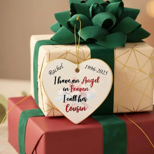 Miniatura 6 de Adorno de Navidad conmemorativo personalizado 2025 – Recuerdo de cerámica en forma de corazón – Tengo un ángel en el cielo I Call Her Primo – Regalo