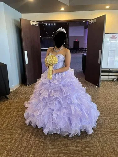 Miniatura 7 de Lovely Romana Vestido de baile de graduación de organza con volantes y cuentas de quinceañera para mujer