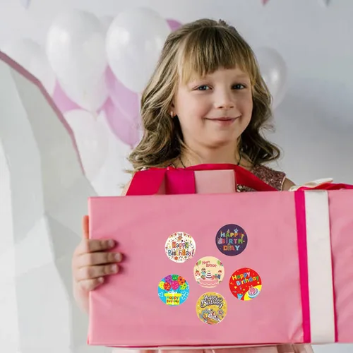 Miniatura 2 de Calcomanías de feliz cumpleaños de 1 pulgada, 500 unidades en 1 rollo para decoración de cumpleaños, suministros de fiesta, sellado de tarjetas