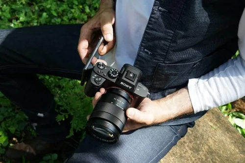 Miniatura 6 de Sony Cámara de lente intercambiable sin espejo de marco completo a7R II, solo cuerpo (negro) (ILCE7RM2/B) (renovada)