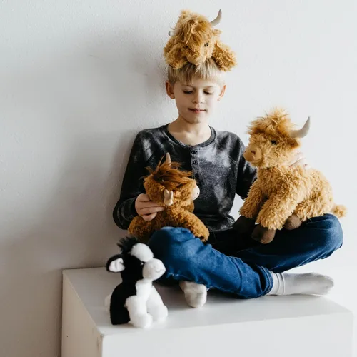 Miniatura 7 de The Petting Zoo Highland Cow - Peluche de vaca, regalos para niños, animales salvajes de la vida silvestre, juguete de peluche de vaca, 9 pulgadas