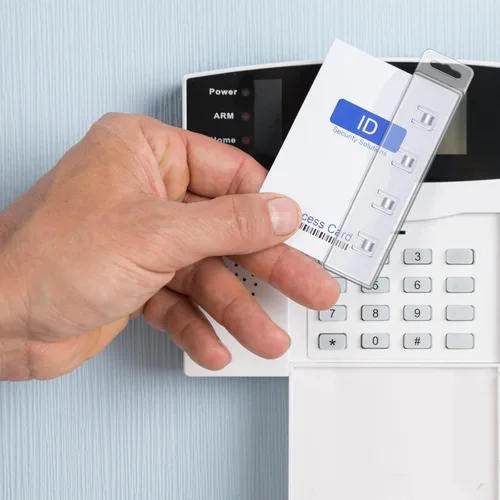 Miniatura 6 de Sinmoe Paquete de 10 soportes para tarjetas de identificación verticales, de plástico transparente, clips de identificación de medio lado, clips