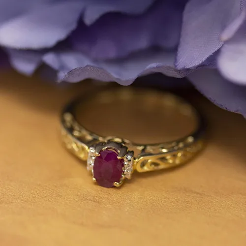 Miniatura 7 de Direct-Jewelry Anillo de diamantes y rubí ovalado de oro amarillo de 14 k