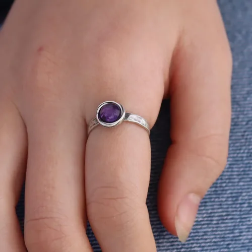 Miniatura 42 de Anillo de plata de ley con piedras preciosas para mujer, anillo apilable de piedra martillada, anillo de piedra natal