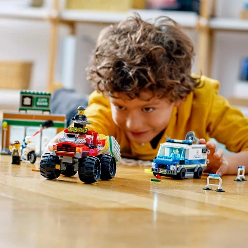 Miniatura 3 de LEGO City Police Monster Truck Heist 60245 Juguete de policía, juego de construcción genial para niños, nuevo 2020 (362 piezas)
