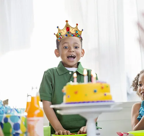 Miniatura 4 de RICHNESS Tiaras de manualidades para niños, haz tus propias coronas en recuerdos de fiesta de cumpleaños, 12 piezas (dorado)