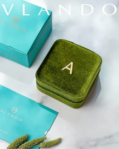 Miniatura 2 de Vlando Joyero de viaje de terciopelo afelpado, joyeros personalizados con iniciales para mujeres y niñas, mini organizador de viaje de joyería