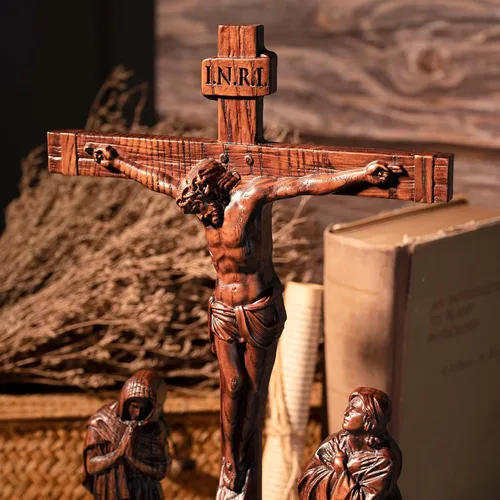Miniatura 7 de BGCOPPER Crucifijo de Pared de Pie, Cruz de Jesús INRI para Pared, Cruz de Madera Hecha a Mano Decoración de Pared para el Hogar Regalo de Navidad