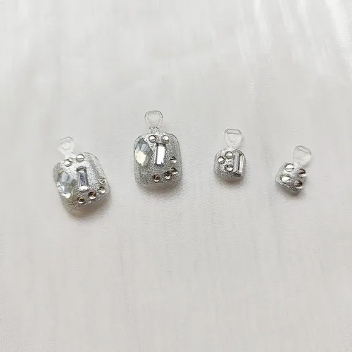 Miniatura 2 de Uñas postizas a presión con purpurina plateada, uñas postizas de cobertura completa, uñas postizas cuadradas de acrílico con diseño de diamantes