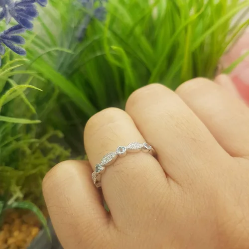 Miniatura 5 de Dazzlingrock Collection Anillo de boda apilable de estilo vintage de 14 quilates con piedras preciosas redondas y diamantes blancos, oro blanco