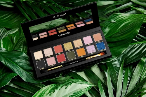 Miniatura 8 de Sigma Beauty Untamed paleta de sombras de ojos – 14 sombras de ojos atrevidas en acabado mate, brillante y metálico – Paleta de maquillaje de ojos