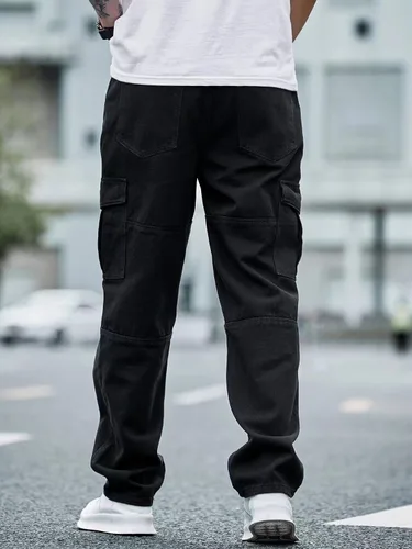 Miniatura 2 de WDIRARA Pantalones de mezclilla tipo cargo texturizados para hombre, pierna recta, con múltiples bolsillos con solapa