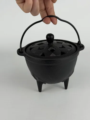 Miniatura 8 de YIMIFLA Quemador de incienso caldero de hierro fundido con tapa Witchcraft de 4.9 pulgadas, perfecto para quemar carbón, resina de incienso, manchas