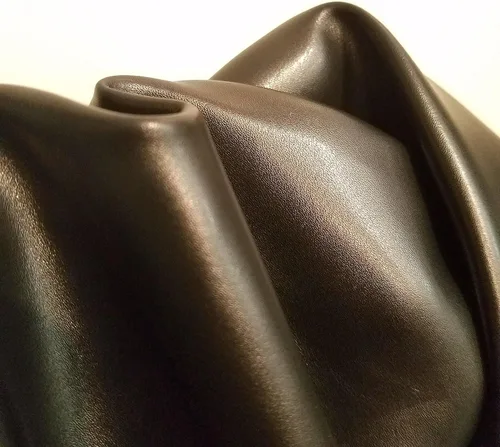 Miniatura 4 de NAT Leathers™ Piel sintética sintética negra suave de poliuretano {Vegano aprobado por Peta} por The Yard sintético de napa de 0.035 in 1