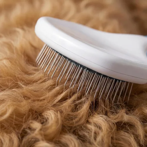 Miniatura 8 de Poodle Pet Slicker Brush – Para perros, gatos y conejos – Elimina la piel enmarañada, los nudos y el pelo suelto – Adecuado para el aseo