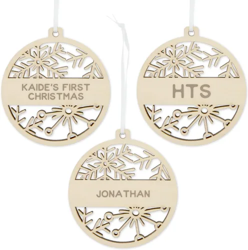 Miniatura 5 de Weddingstar Adorno personalizable para árbol de Navidad con copo de nieve de madera grabado, apellido