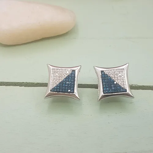 Miniatura 5 de Dazzlingrock Collection Pendientes de tuerca redondos de 0,38 quilates con forma de cometa de micro pavé de diamante blanco y azul