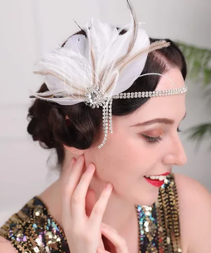 Miniatura 2 de Aimimier Diadema de plumas para novia de los años 20 con cadena de cabeza de cristal, borla de plumas blancas rugientes de los años 20, accesorios