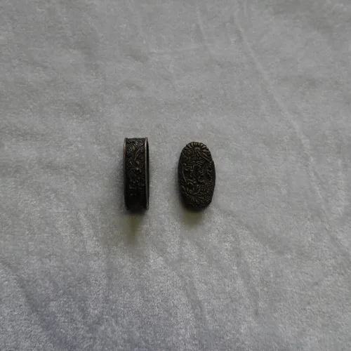 Miniatura 33 de Espada samurái japonesa KOSHIRAE – Aleación de Fuchi Kashira 01-44