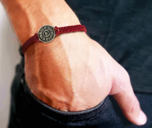 Miniatura 2 de Red String Macrame Prosperity Financial Success & Evil Eye Protection Bracelet with Silver Coin Charm - Gift for new job, long distance relationship
