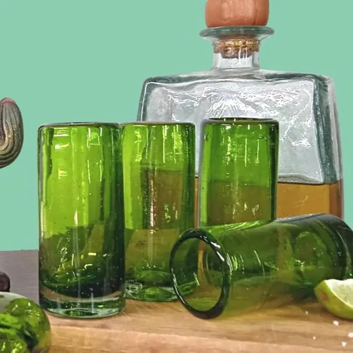 Miniatura 3 de Vasos de chupito mexicanos artesanales (juego de 4) – Verde bosque – Cristalería soplada a mano de 2 onzas – Auténtico juego de tequila de vidrio
