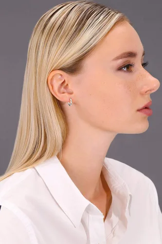 Miniatura 2 de Aretes redondos clásicos de oro blanco de 14K sin extremos
