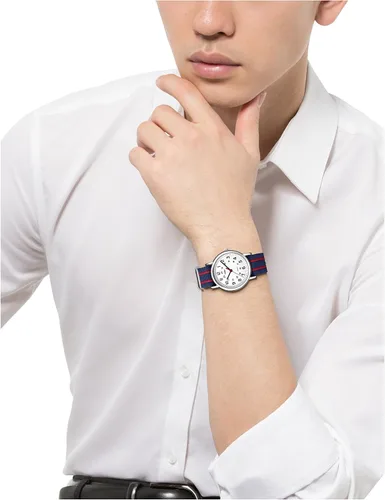 Miniatura 9 de Timex Reloj unisex Weekender de 1496in Negro Weekender Slip Through - Reloj de correa de nailon