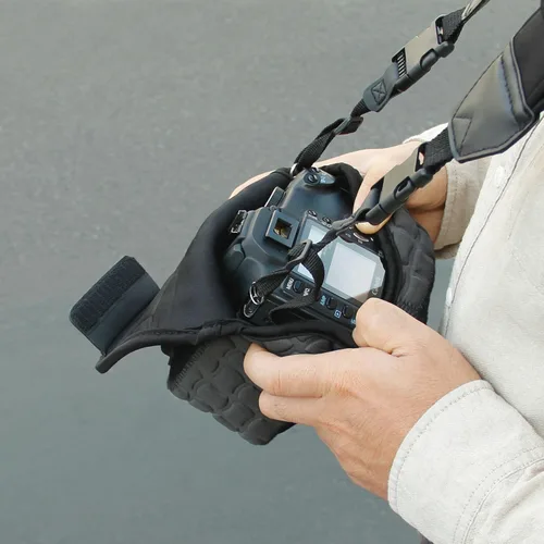 Miniatura 6 de USA GEAR - DSLR estuche/funda para cámara con almacenamiento de accesorios con cierre, flexible y pasador para cinturón de neopreno, compatible