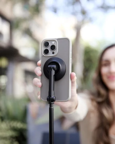 Miniatura 8 de KraftGeek Trípode magnético para teléfono con palo selfie automático de 66'' para iPhone MagSafe – con control remoto, trípode portátil para Negro