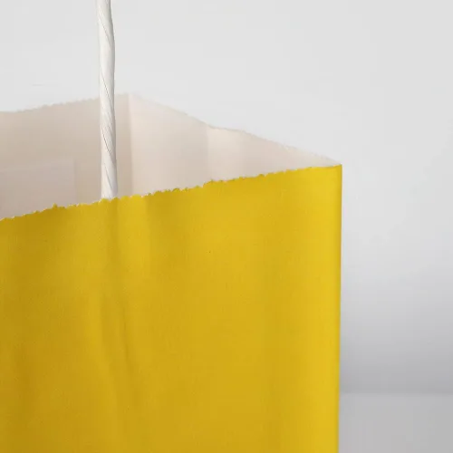 Miniatura 6 de Oikss Paquete de 100 bolsas pequeñas de papel kraft amarillas de 5.25 x 3.25 x 8.25 pulgadas con asas a granel para cumpleaños, bodas, fiestas