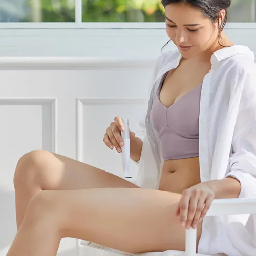 Miniatura 11 de Panasonic Recortadora y afeitadora de bikini para mujer con 4 accesorios para un aseo rápido y fácil en áreas íntimas, uso húmedo/seco, maquinilla