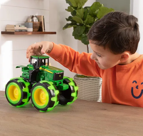 Miniatura 3 de TOMY Monster Treads Lightning Wheels - Tractor John Deere - Juguete de camión monstruo con luces activado por movimiento - Juguetes de tractor John