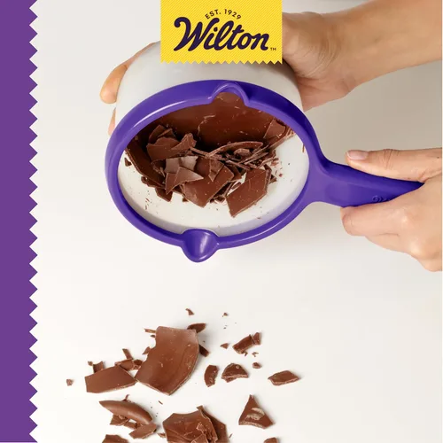 Miniatura 6 de Wilton Candy Melts Olla para Derretir, Perfecta para Fresas y Cakepops, Capacidad de 2.5 Tazas, el Empaque Puede Variar