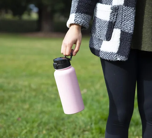 Miniatura 4 de MIRA - Botella de agua de acero inoxidable con tapa y popote sin BPA; cuenta con aislamiento al vacío que mantiene el frío durante 24 horas