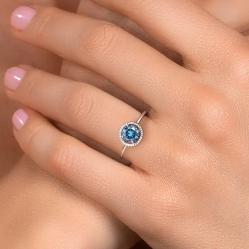 Miniatura 55 de Gem Stone King Anillo de compromiso de boda de oro blanco de 10 quilates con piedra natal y halo de diamantes Redondo de 0.236 in Anillo de oro