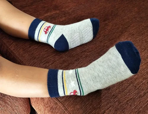Miniatura 6 de RATIVE Calcetines antideslizantes con empuñaduras para bebés y niños pequeños
