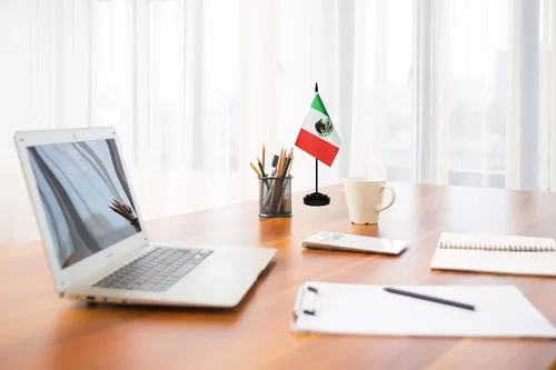 Miniatura 5 de Banderas de México - Juego de banderas mexicanas de escritorio, pequeña bandera de mesa de México con poste negro de 13 pulgadas, base negra y parte