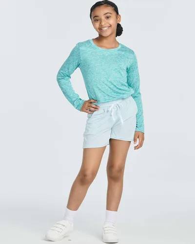 Miniatura 6 de Real Essentials Paquete de 4 pantalones cortos para correr de rendimiento atlético para niñas con cordón y bolsillos
