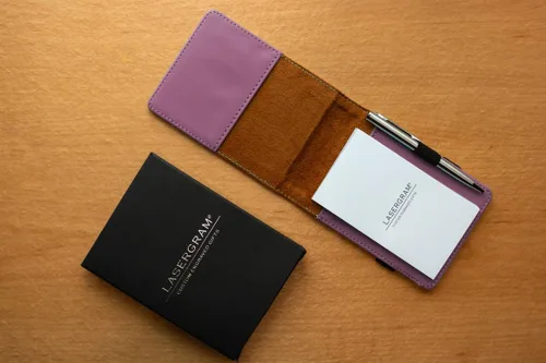Miniatura 3 de LaserGram Mini Padfolio con bloc de notas y bolígrafo, gastroenterología, grabado personalizado incluido (rosa)