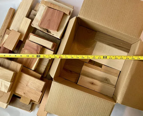 Miniatura 4 de Cajas de tablas de desechos sobrantes.