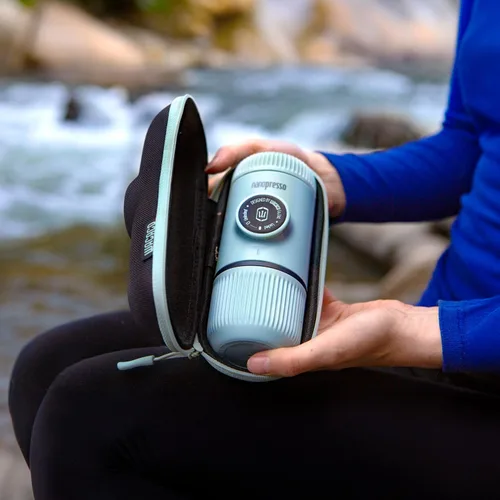 Miniatura 5 de WACACO Nanopresso Cafetera de Espresso Portátil con Funda, Mini Cafetera de Viaje, Perfecta para Camping, Viajes y Oficina (Elements Arctic Blue)