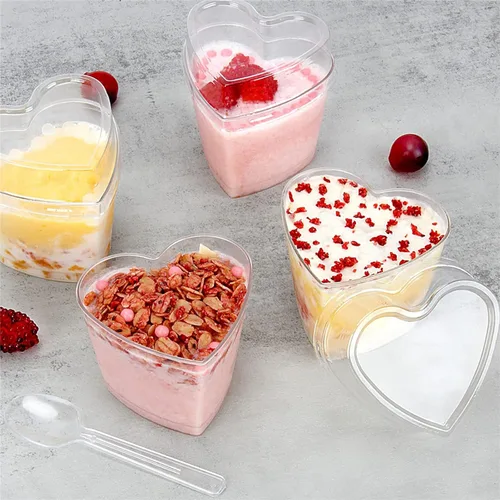 Miniatura 4 de 50 tazas de postre de plástico en forma de corazón con tapas y cucharas, tazas de parfait transparente de 5 onzas para el día de San Valentín